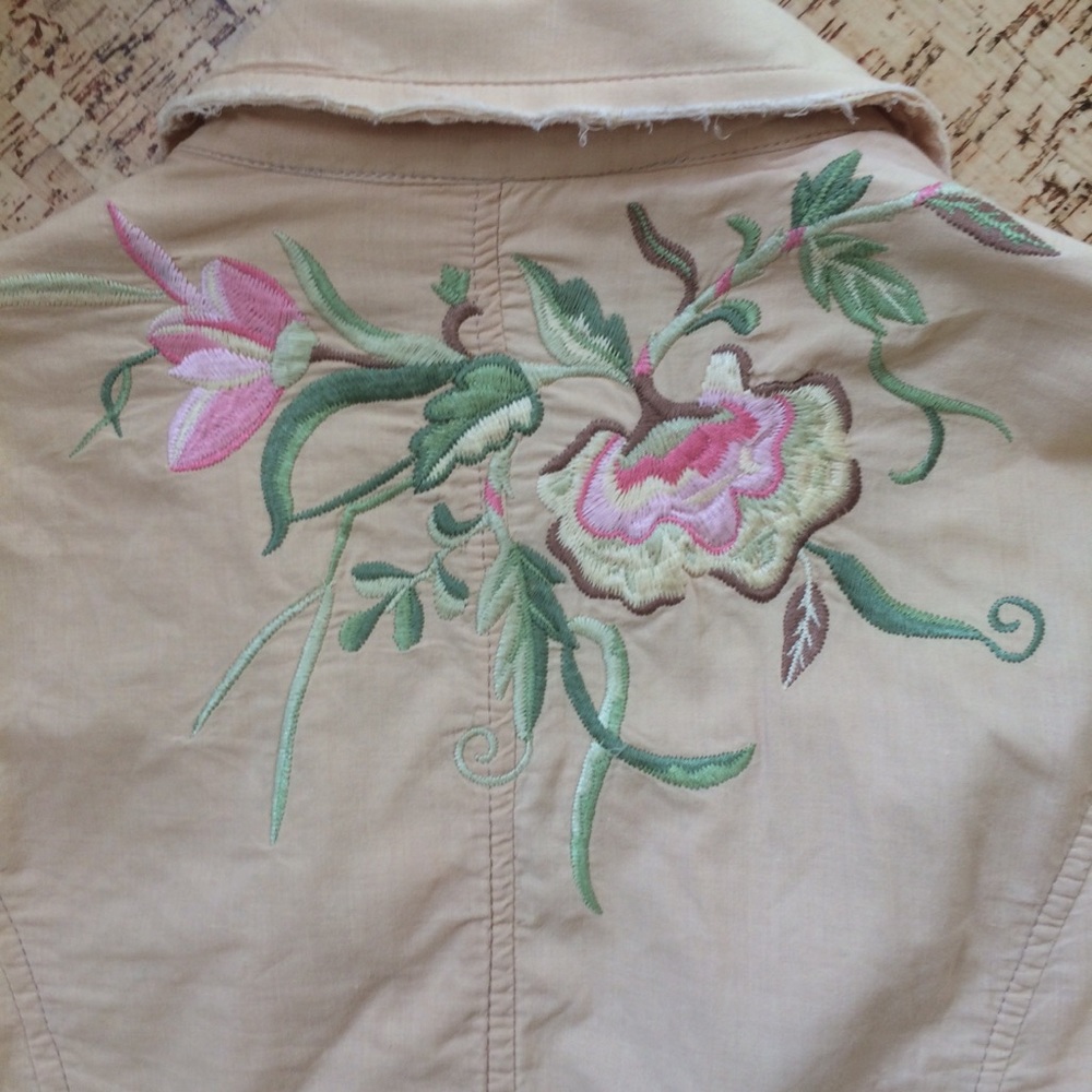 Embroidered linen jacket - Picture 5 of 5